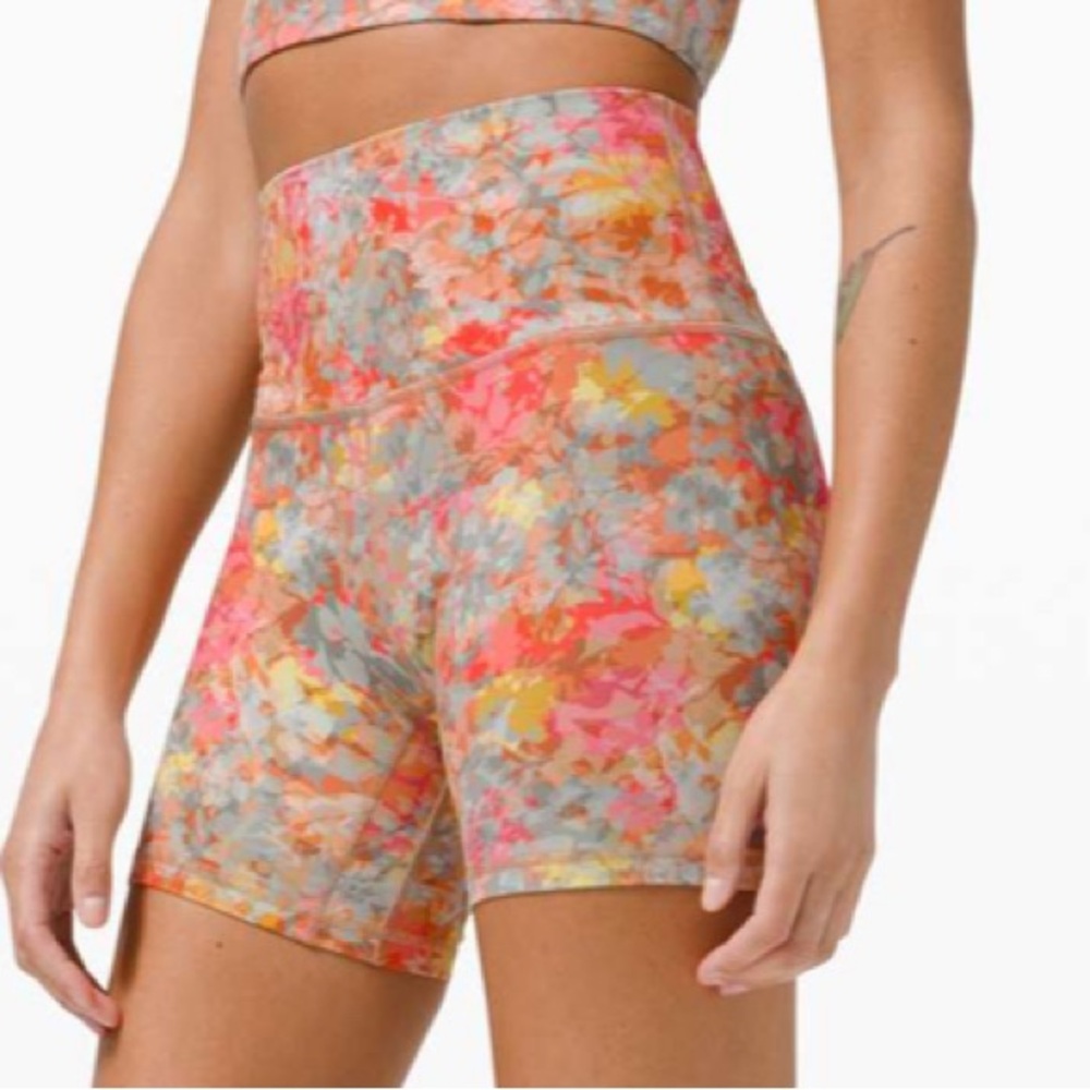 Lululemon Align Short *6"
Inflorescence Multi - Picture 4 of 7